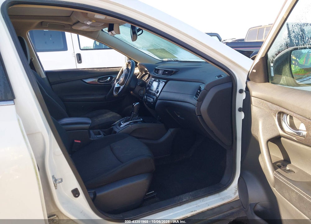2017 NISSAN ROGUE VIN: 5N1AT2MV1HC732804