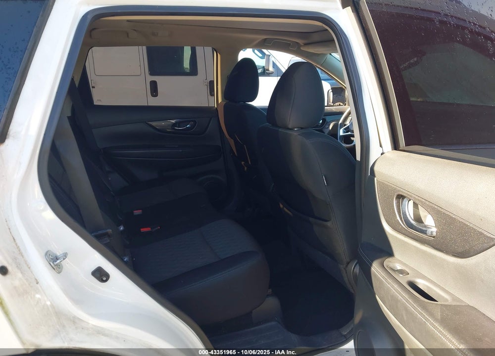 2017 NISSAN ROGUE VIN: 5N1AT2MV1HC732804
