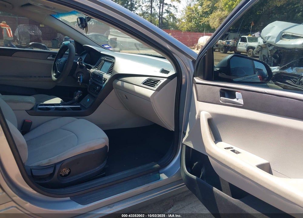 2016 HYUNDAI SONATA VIN: 5NPE24AF4GH338718