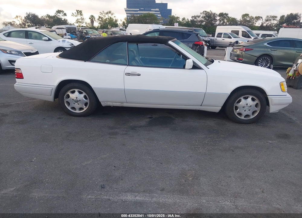 1995 MERCEDES-BENZ E 320 VIN: WDBEA66E2SC242779