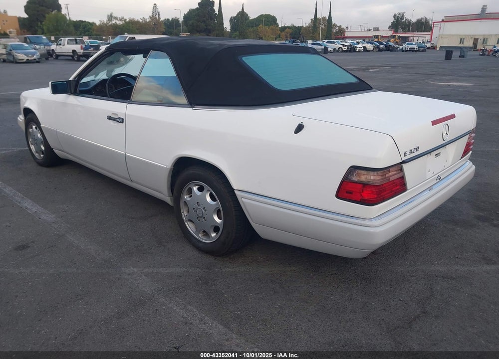 1995 MERCEDES-BENZ E 320 VIN: WDBEA66E2SC242779