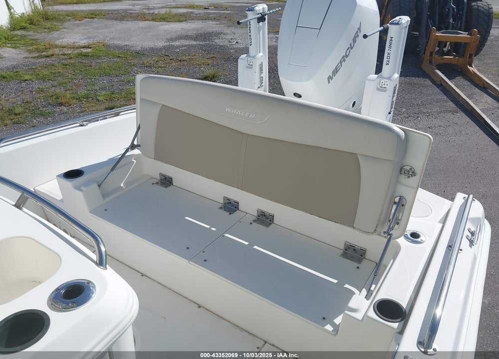 2018 BOSTON WHALER OTHER VIN: BWCE1432L718