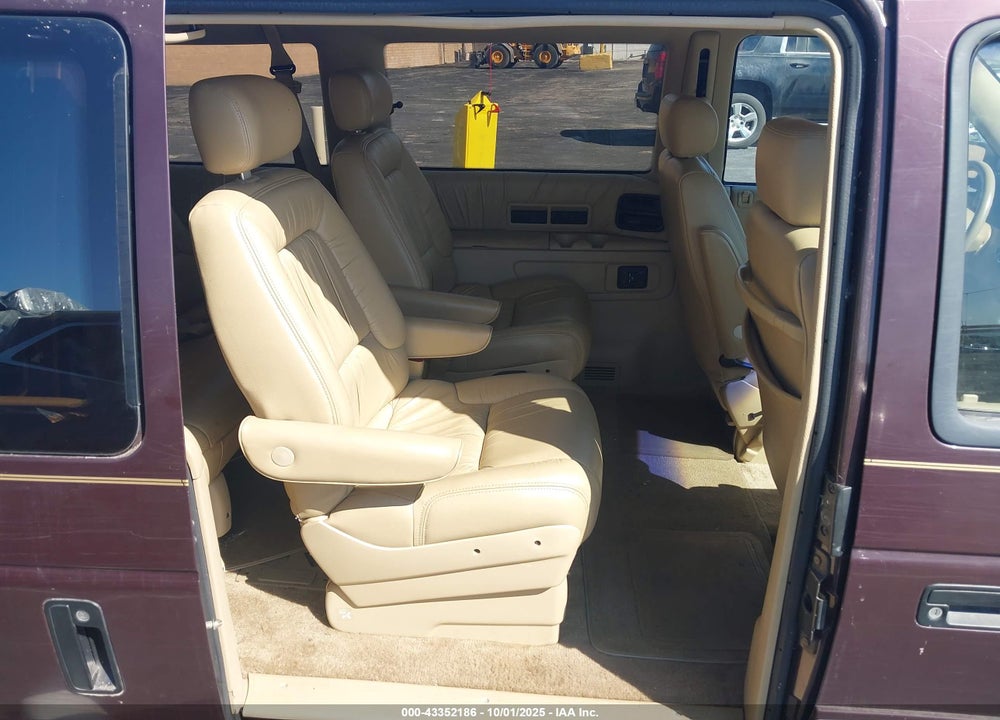 1993 CHRYSLER TOWN & COUNTRY VIN: 1C4GH54R1PX653192