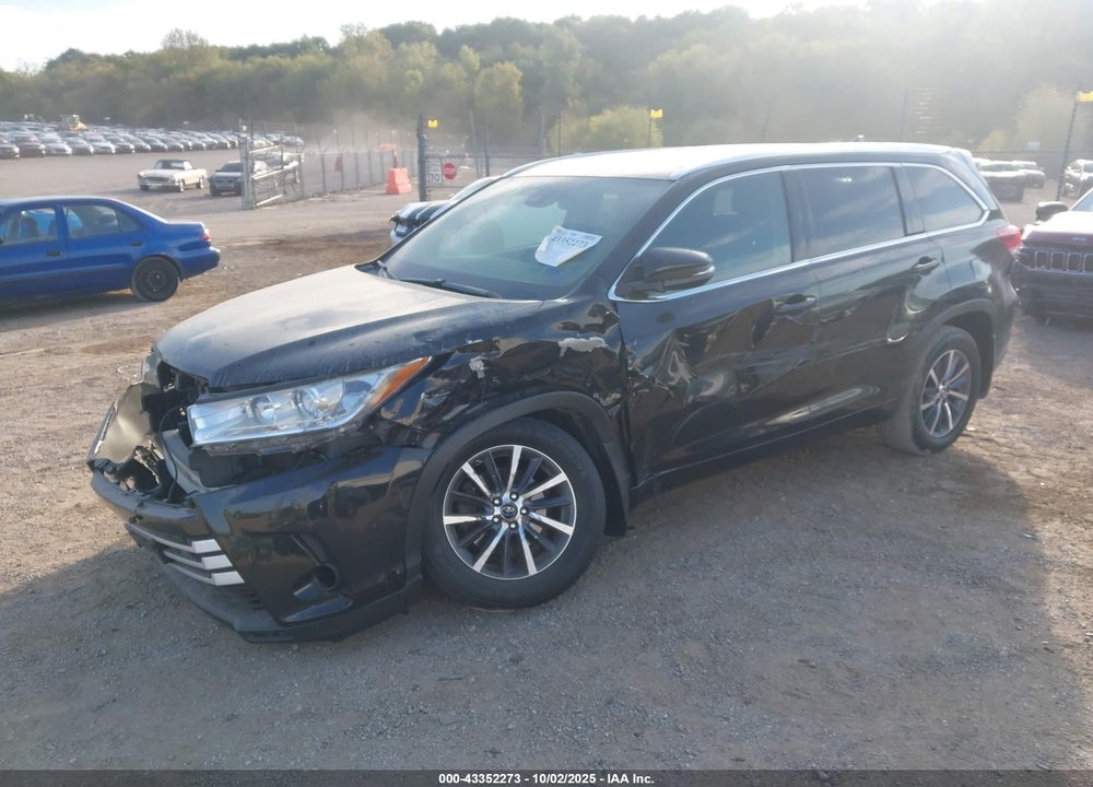 2017 TOYOTA HIGHLANDER VIN: 5TDJZRFH1HS427837