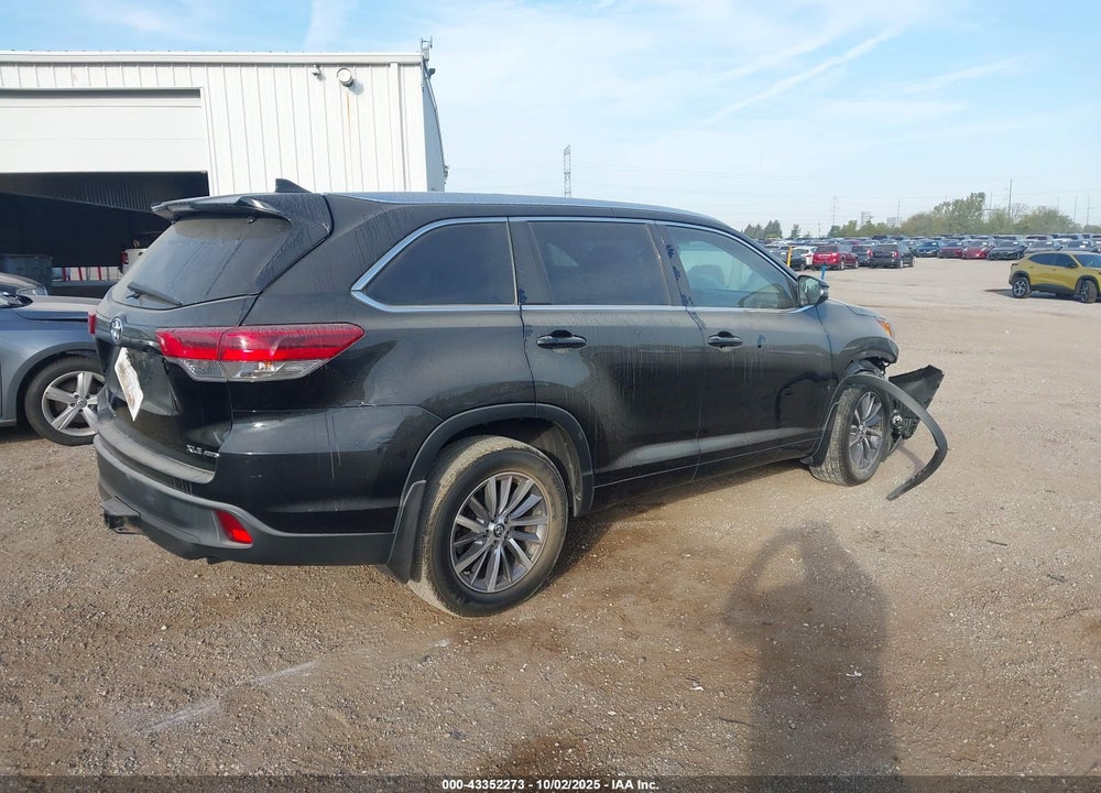 2017 TOYOTA HIGHLANDER VIN: 5TDJZRFH1HS427837