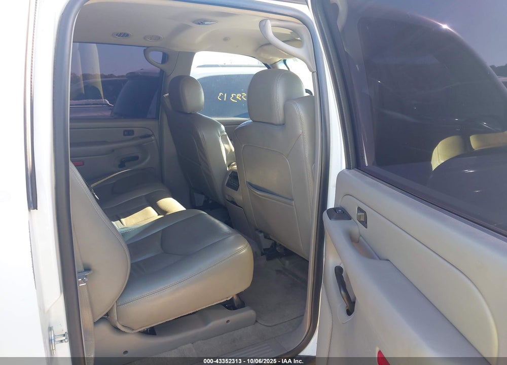 2006 CHEVROLET SUBURBAN 1500 VIN: 1GNFK16Z86J172870