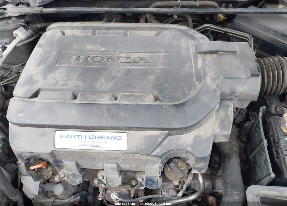 2013 HONDA ACCORD EX-L V-6 VIN: 1HGCT2B81DA010282
