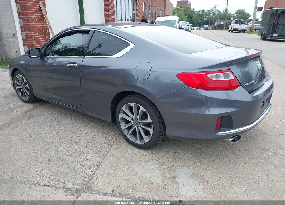 2013 HONDA ACCORD EX-L V-6 VIN: 1HGCT2B81DA010282