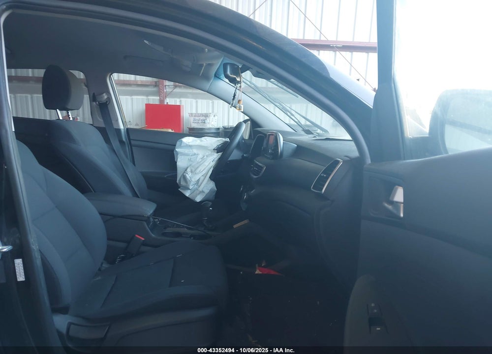 2021 HYUNDAI TUCSON VIN: KM8J3CA44MU365693