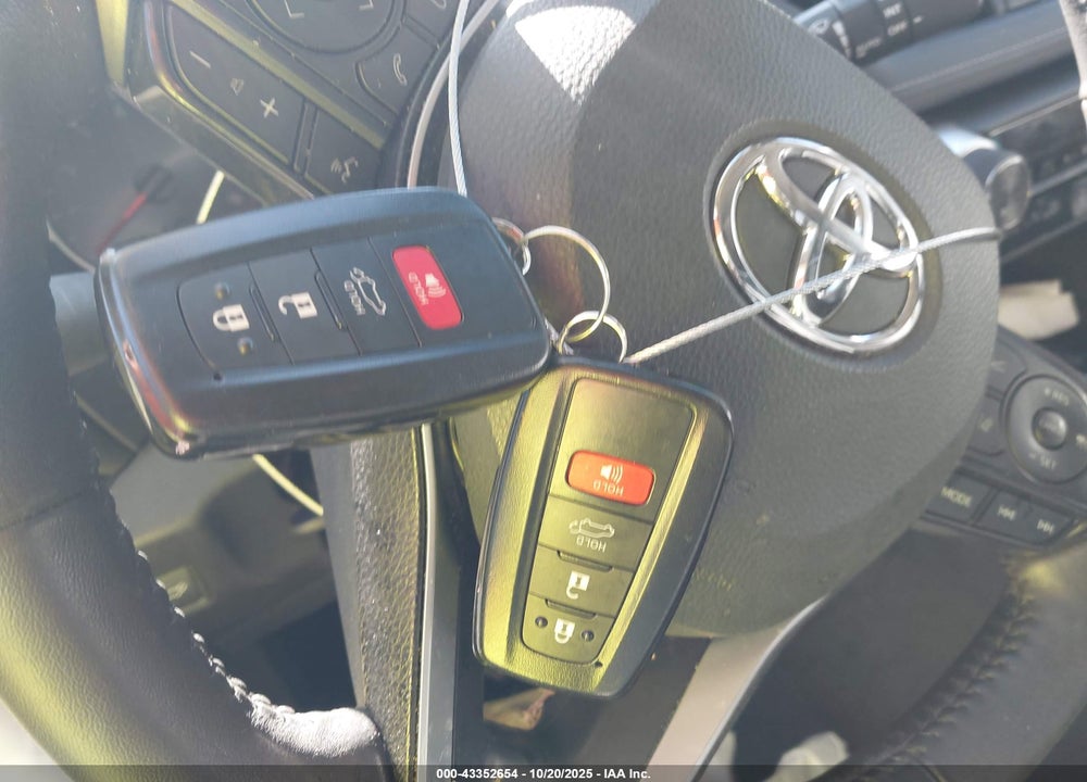 2022 TOYOTA RAV4 XLE VIN: 2T3P1RFV2NC289910