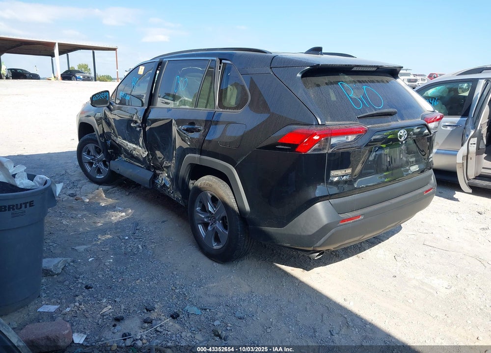 2022 TOYOTA RAV4 XLE VIN: 2T3P1RFV2NC289910