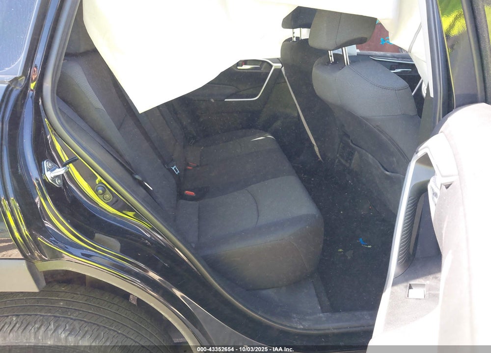 2022 TOYOTA RAV4 XLE VIN: 2T3P1RFV2NC289910