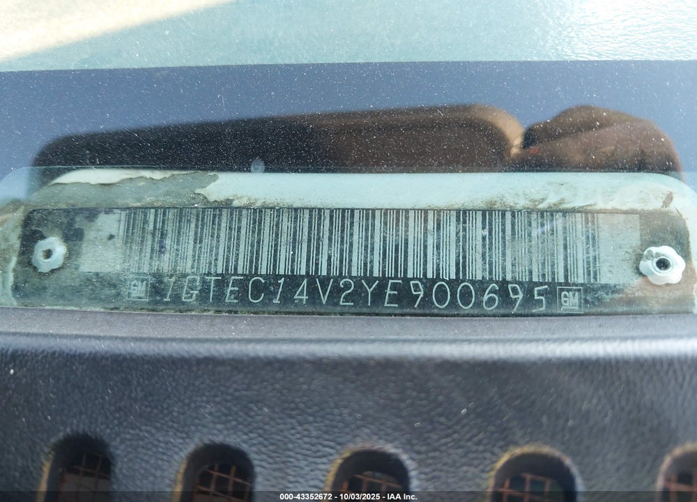 2000 GMC SIERRA 1500 VIN: 1GTEC14V2YE900695