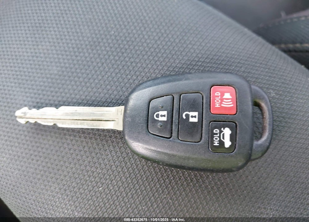 2018 TOYOTA COROLLA VIN: 5YFBURHE7JP751749