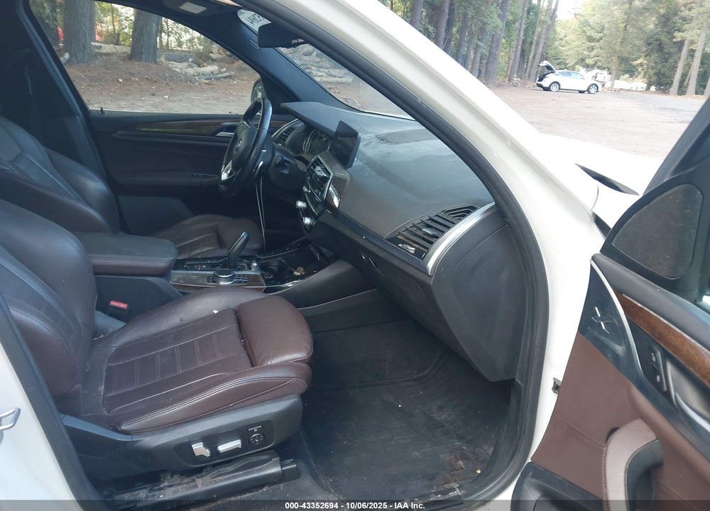 2018 BMW X3 VIN: 5UXTR9C5XJLD70288