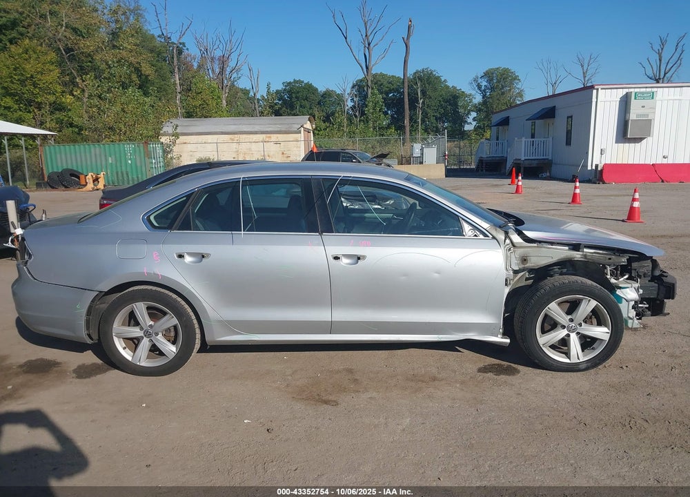 2014 VOLKSWAGEN PASSAT VIN: 1VWBP7A32EC009615