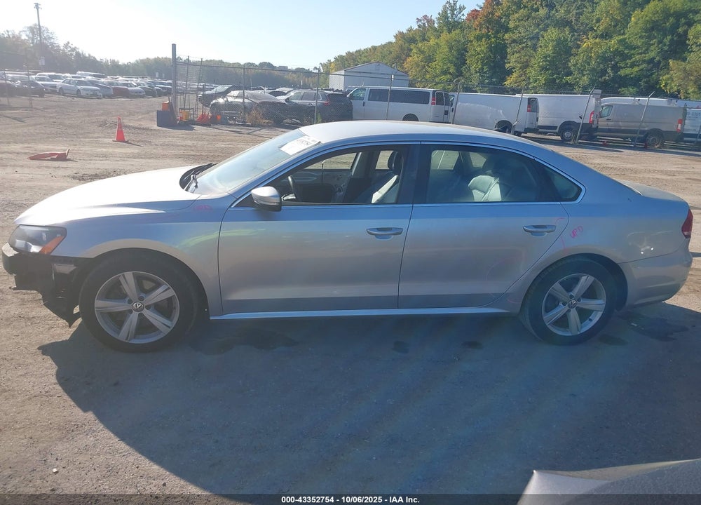 2014 VOLKSWAGEN PASSAT VIN: 1VWBP7A32EC009615