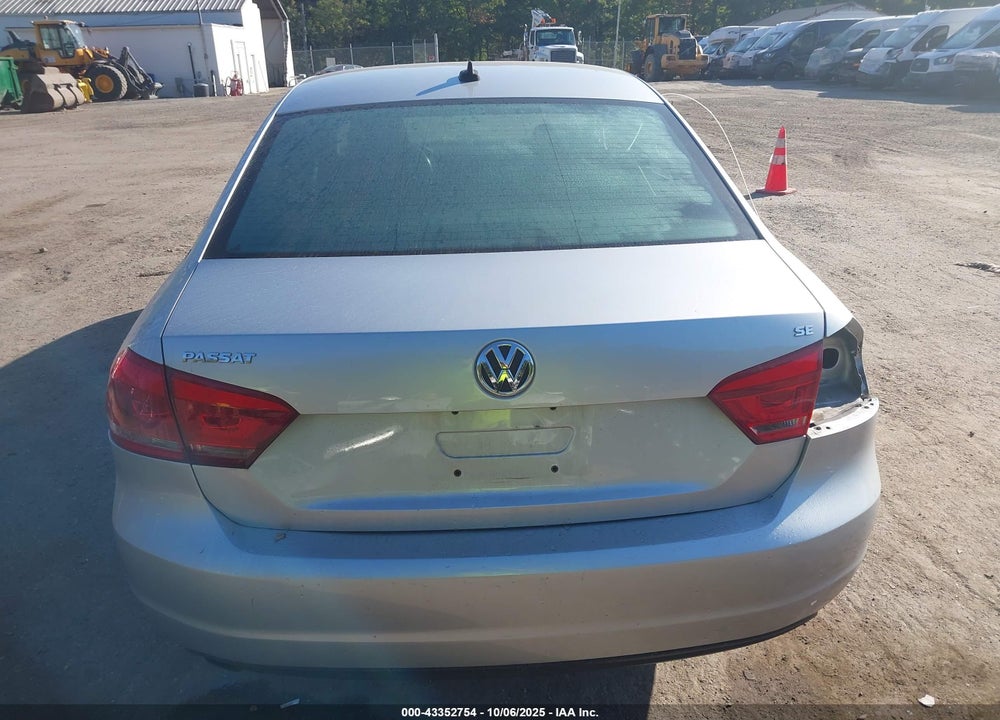 2014 VOLKSWAGEN PASSAT VIN: 1VWBP7A32EC009615