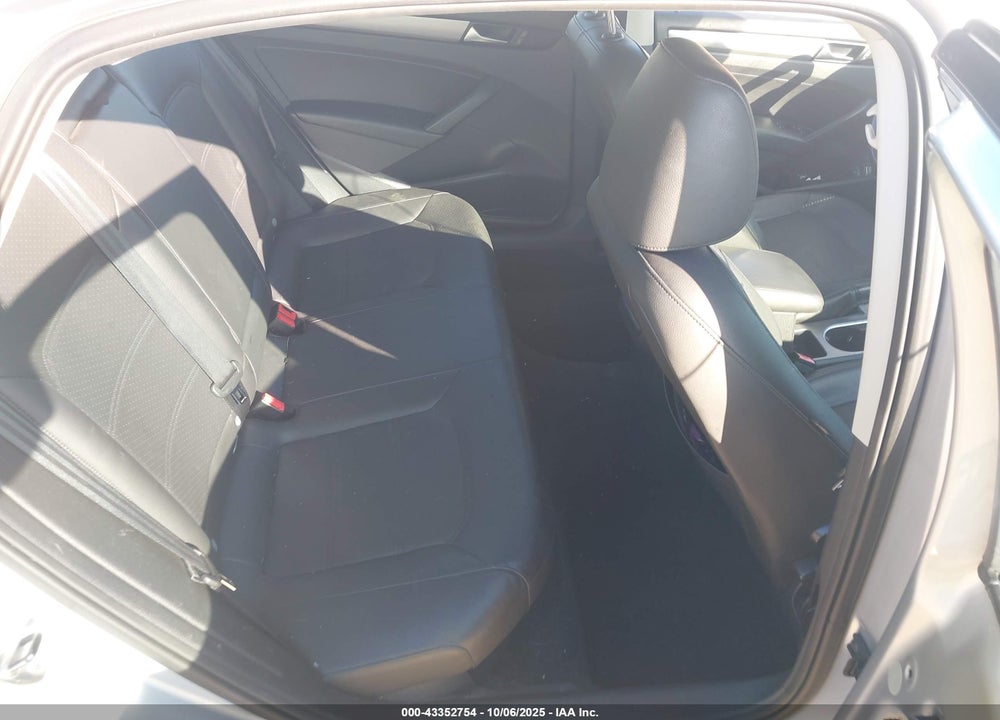 2014 VOLKSWAGEN PASSAT VIN: 1VWBP7A32EC009615