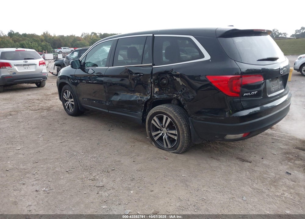 2018 HONDA PILOT VIN: 5FNYF5H56JB001641