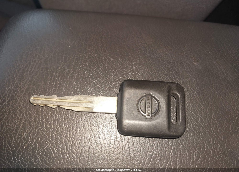2002 NISSAN FRONTIER XE-V6 VIN: 1N6ED26Y82C382005