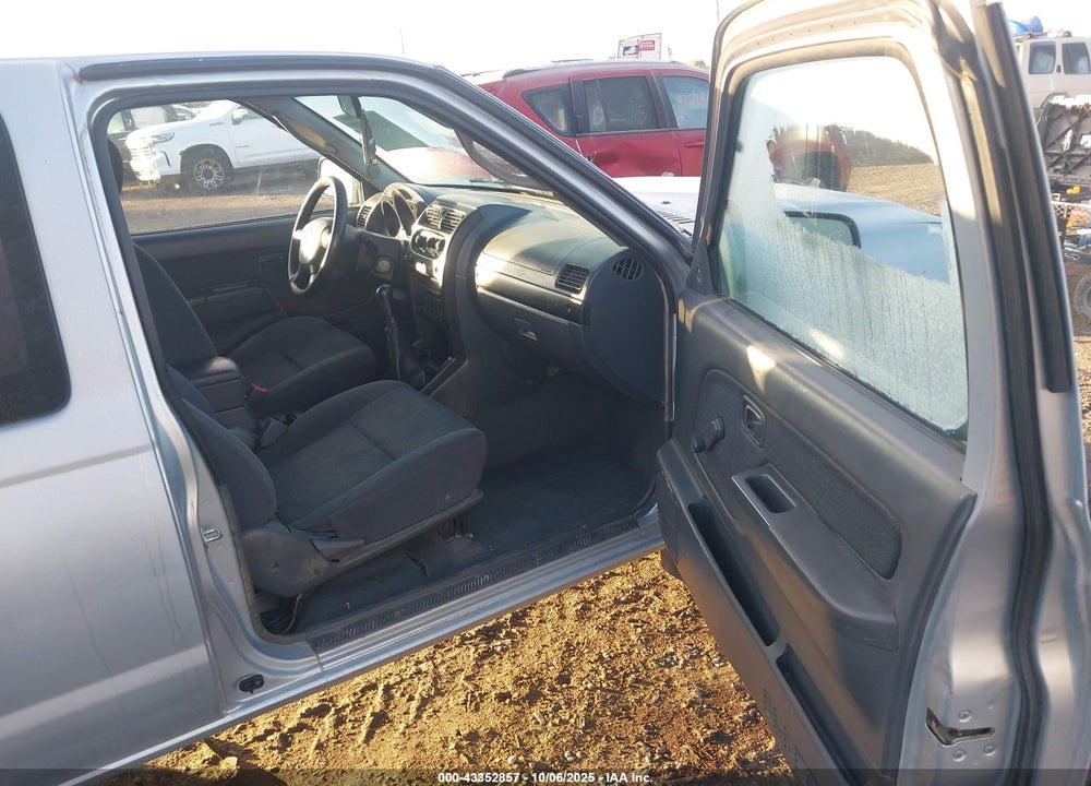 2002 NISSAN FRONTIER XE-V6 VIN: 1N6ED26Y82C382005