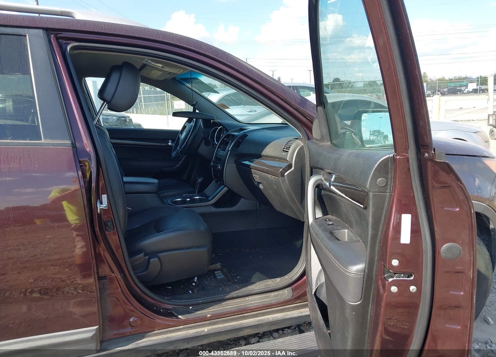 2013 KIA SORENTO VIN: 5XYKU3A66DG367454
