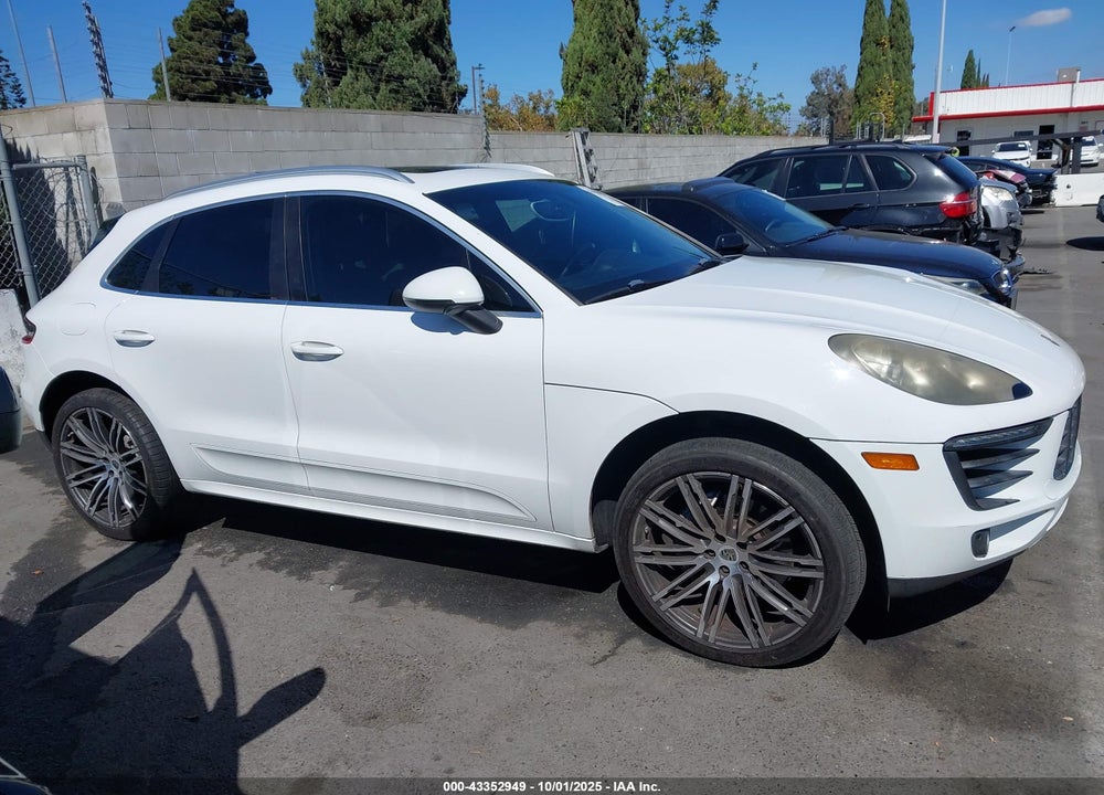 2015 PORSCHE MACAN S VIN: WP1AB2A52FLB51111