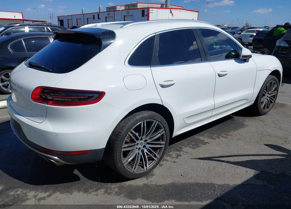 2015 PORSCHE MACAN S VIN: WP1AB2A52FLB51111