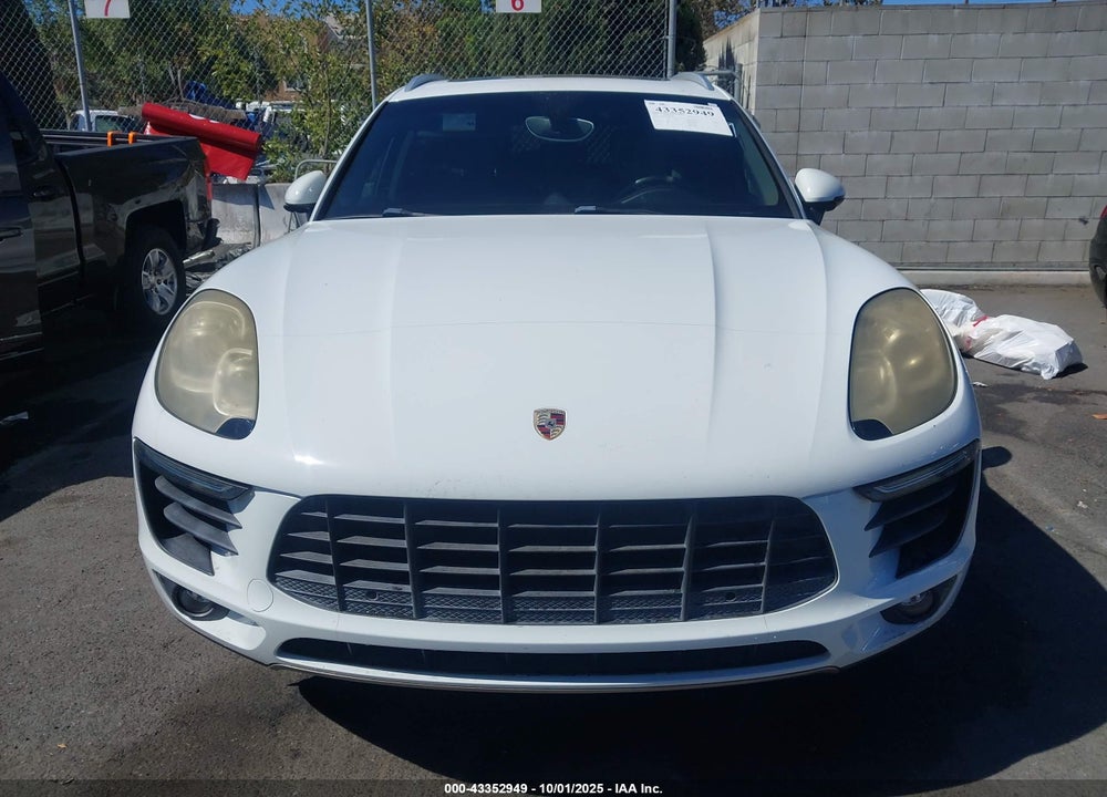 2015 PORSCHE MACAN S VIN: WP1AB2A52FLB51111