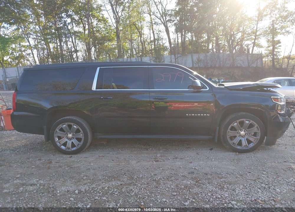2017 CHEVROLET SUBURBAN VIN: 1GNSKHKC6HR241424