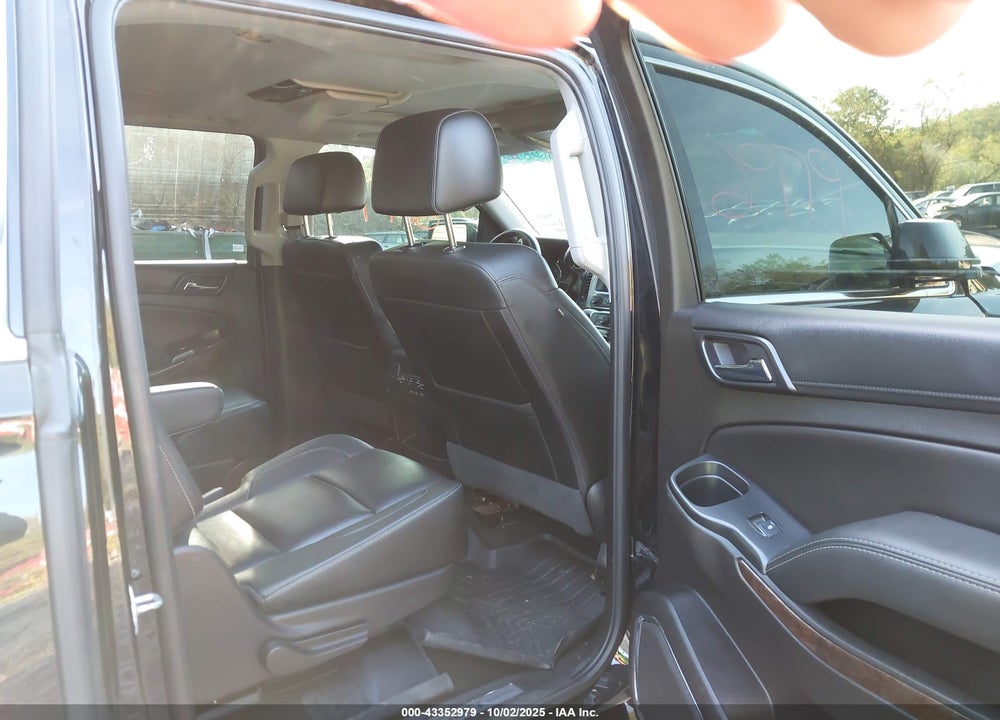 2017 CHEVROLET SUBURBAN VIN: 1GNSKHKC6HR241424