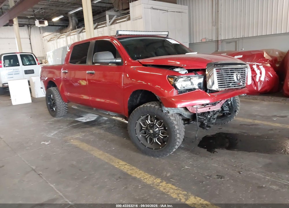 2013 TOYOTA TUNDRA PLATINUM 5.7L V8 VIN: 5TFHW5F18DX319464