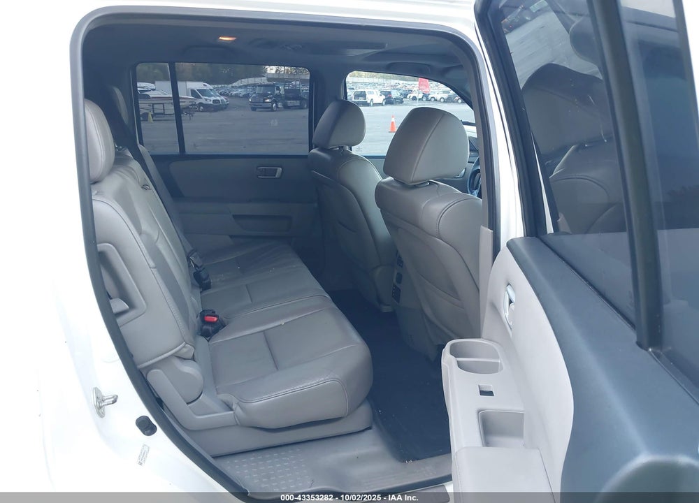 2013 HONDA PILOT VIN: 5FNYF4H66DB082647