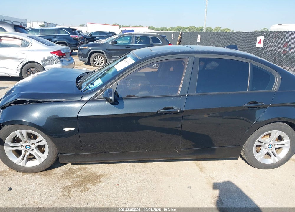 2008 BMW 3 SERIES VIN: WBAVA33518P142868