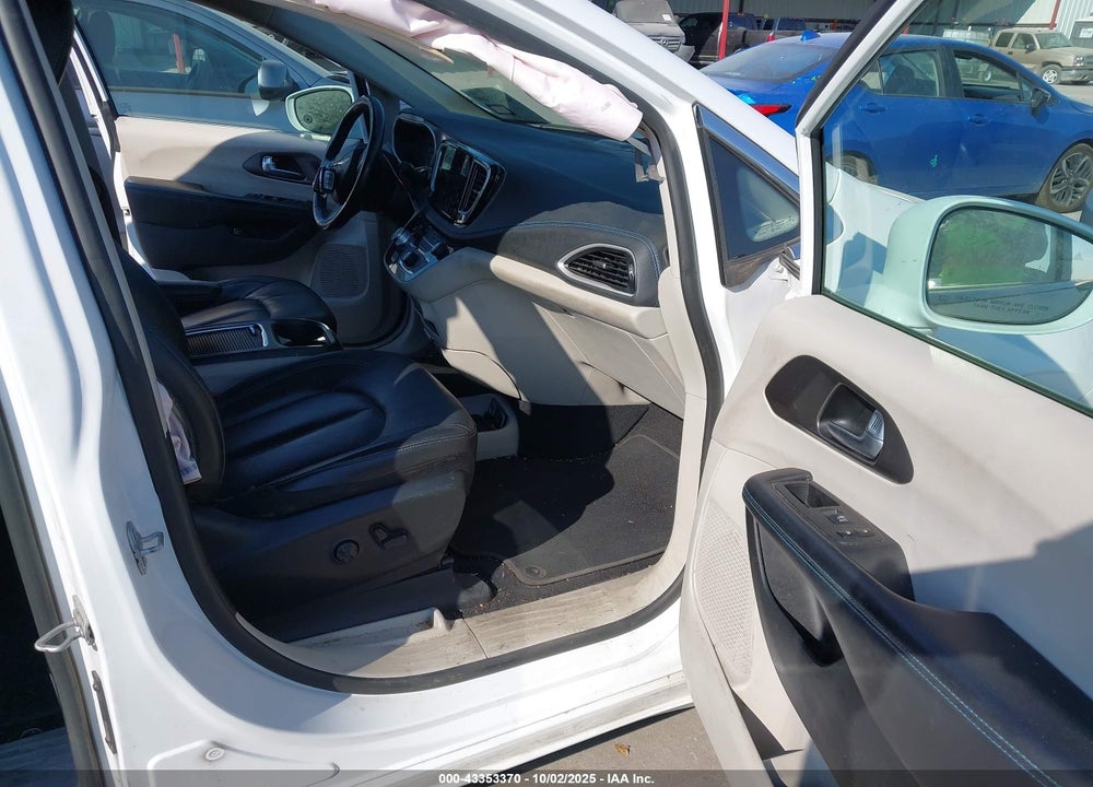 2021 CHRYSLER PACIFICA HYBRID TOURING L VIN: 2C4RC1L72MR606036
