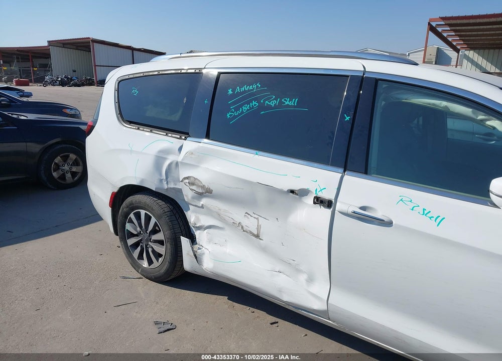2021 CHRYSLER PACIFICA HYBRID TOURING L VIN: 2C4RC1L72MR606036