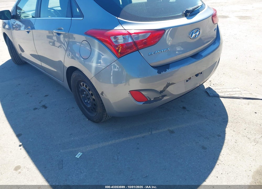 2016 HYUNDAI ELANTRA VIN: KMHD35LH7GU274429