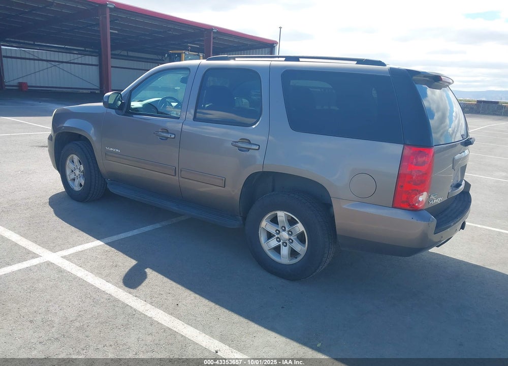 2011 GMC YUKON SLE VIN: 1GKS1AE01BR152196