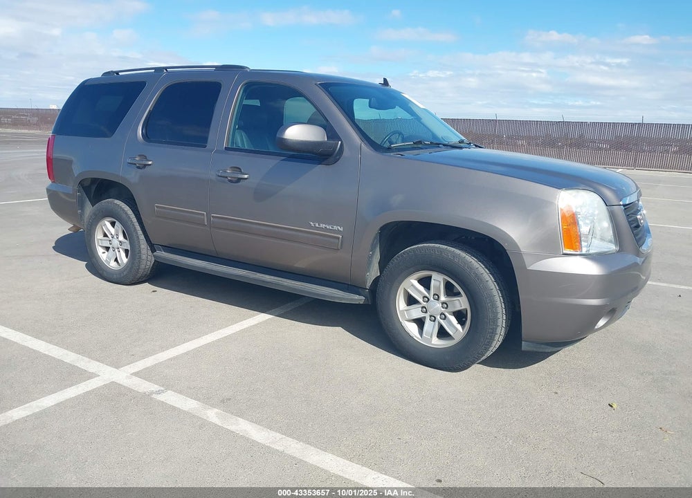 2011 GMC YUKON SLE VIN: 1GKS1AE01BR152196