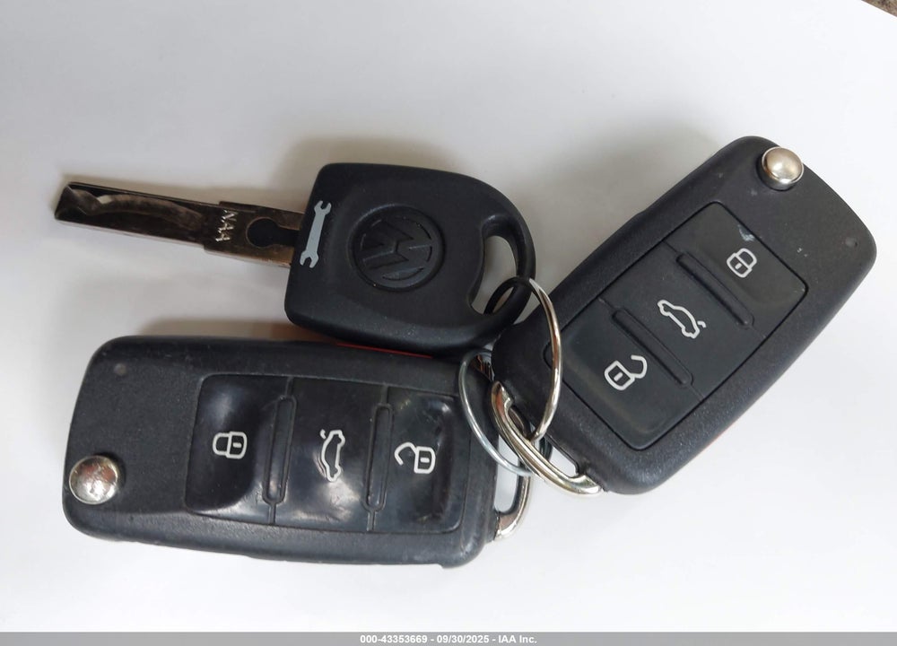 2012 VOLKSWAGEN EOS VIN: WVWBW7AH4CV000403