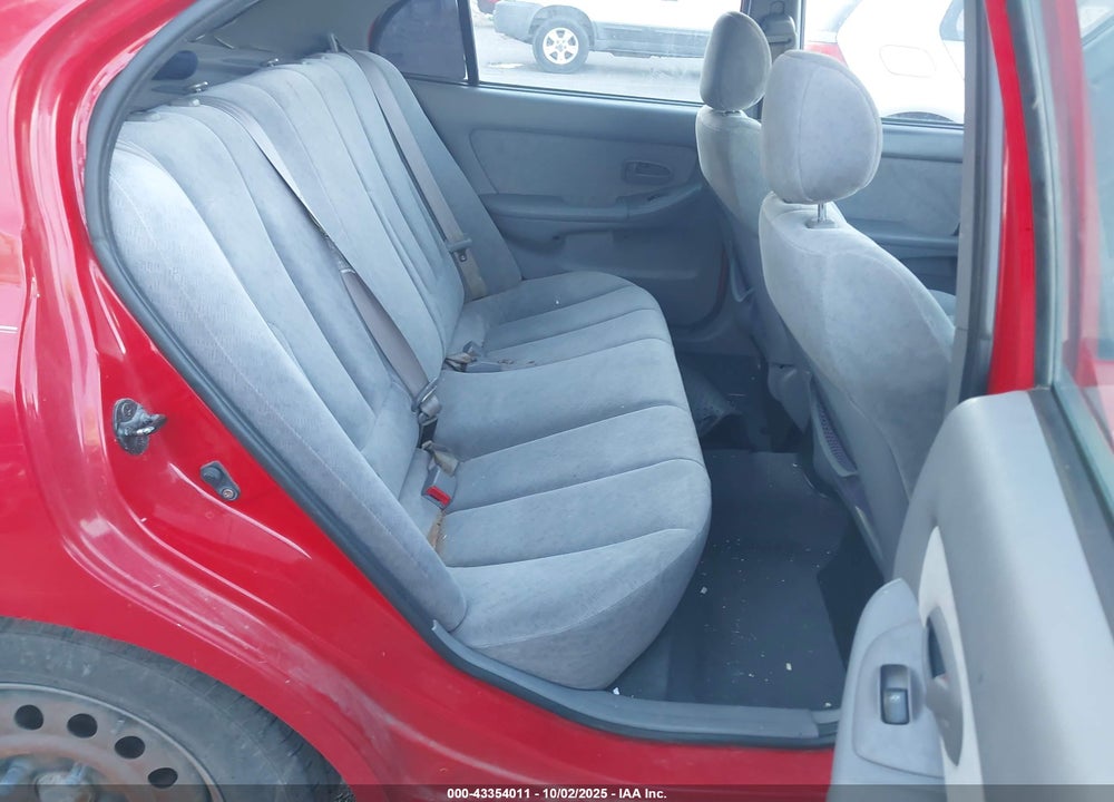 2005 HYUNDAI ELANTRA VIN: KMHDN46D45U021157