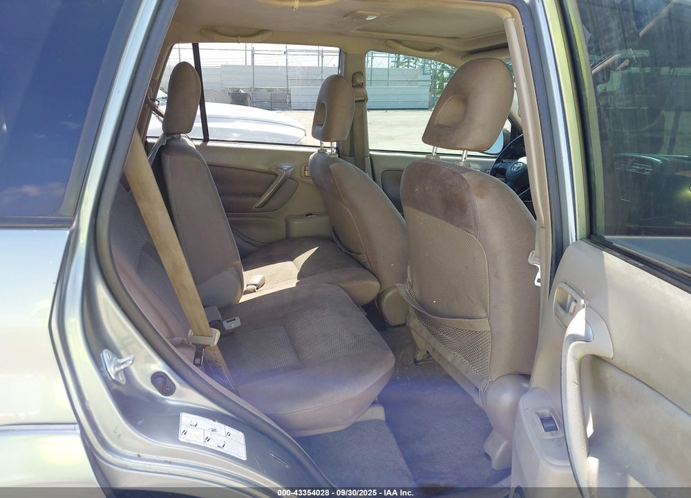 2005 TOYOTA RAV4 VIN: JTEHD20V550052242