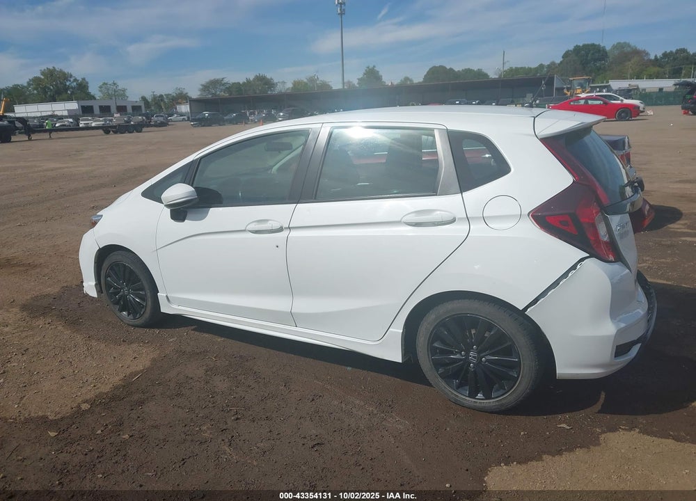 2018 HONDA FIT VIN: 3HGGK5H67JM721043