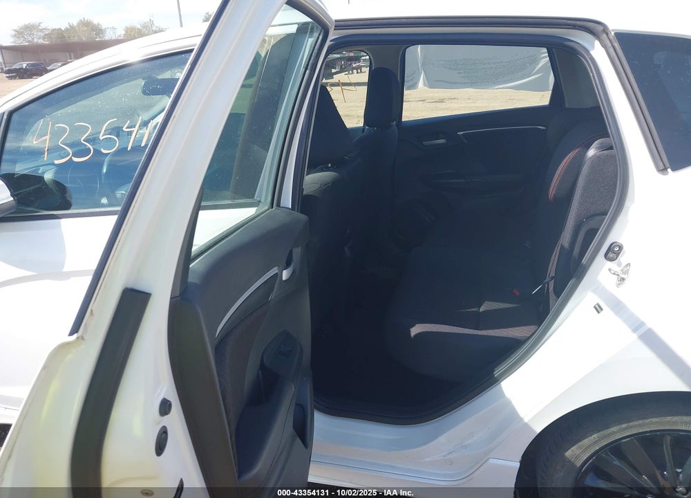 2018 HONDA FIT VIN: 3HGGK5H67JM721043
