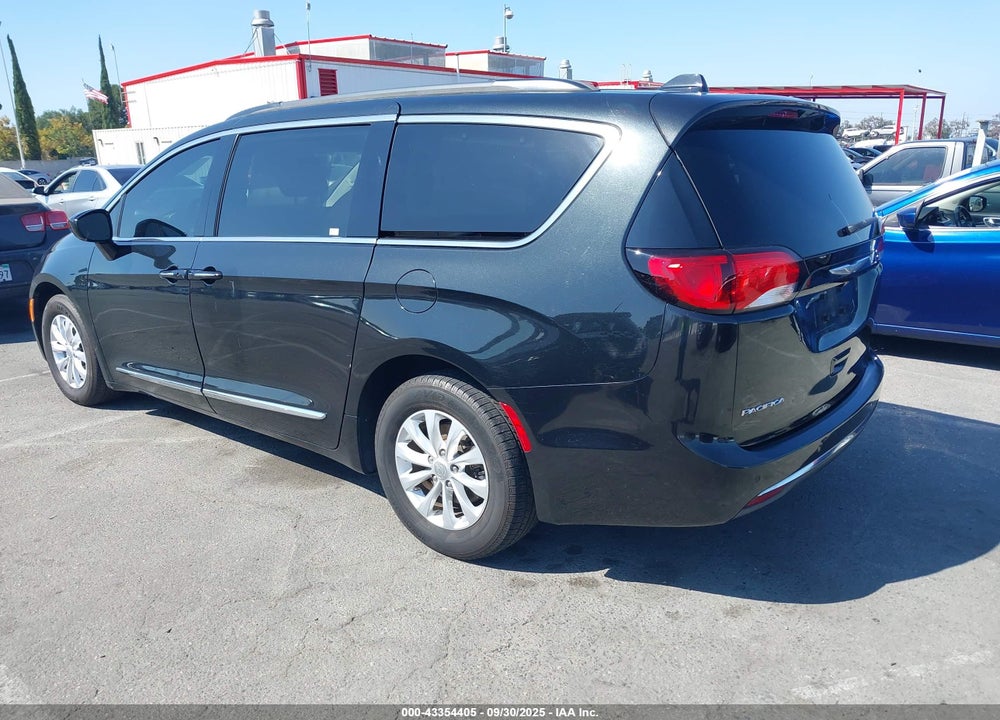 2017 CHRYSLER PACIFICA TOURING L VIN: 2C4RC1BG2HR505800