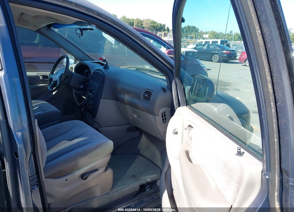 2001 DODGE GRAND CARAVAN SPORT VIN: 2B8GP443X1R373085
