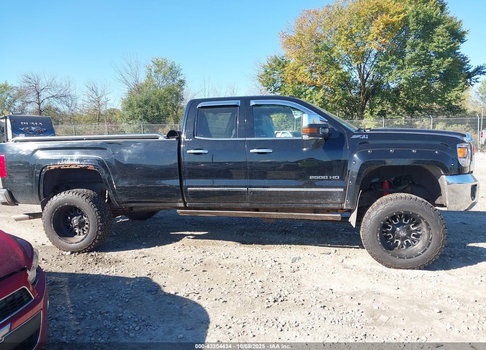 2015 GMC SIERRA 2500HD SLT VIN: 1GT22ZEG8FZ530590