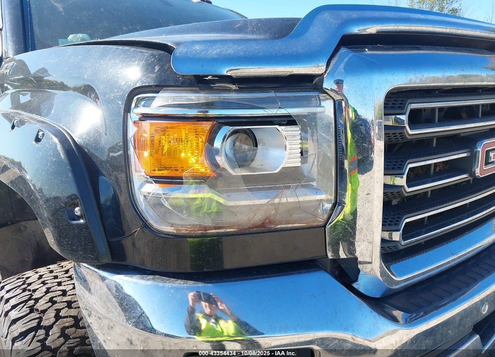 2015 GMC SIERRA 2500HD SLT VIN: 1GT22ZEG8FZ530590