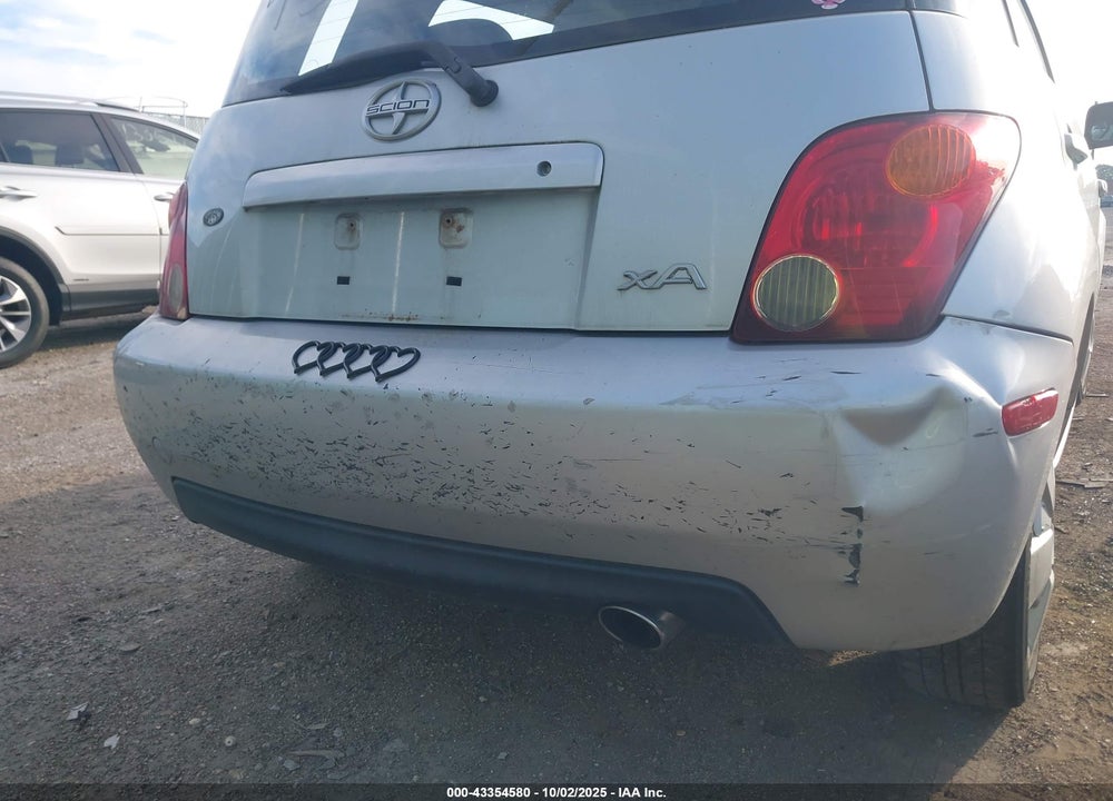 2005 SCION XA VIN: JTKKT624050111733
